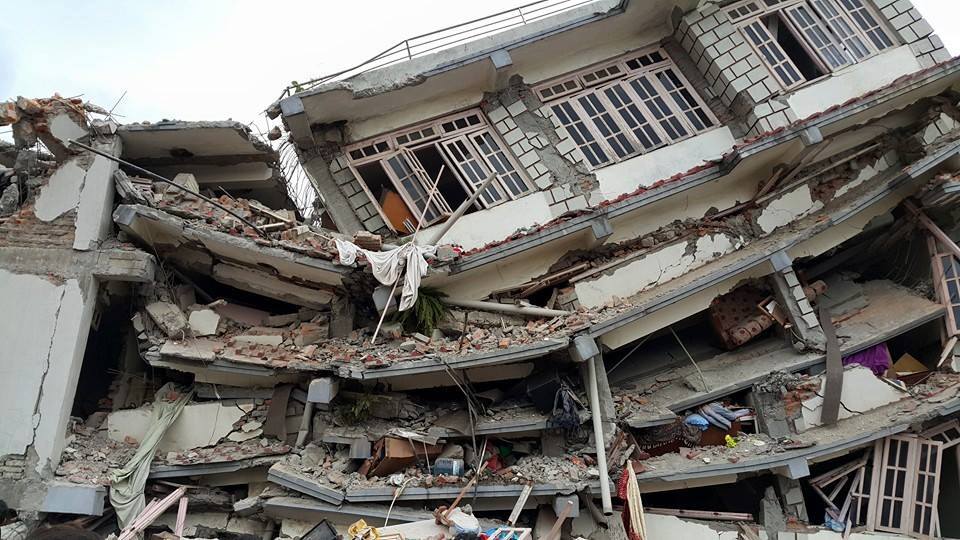 Nepal Earthquake destroy skyscrapers 